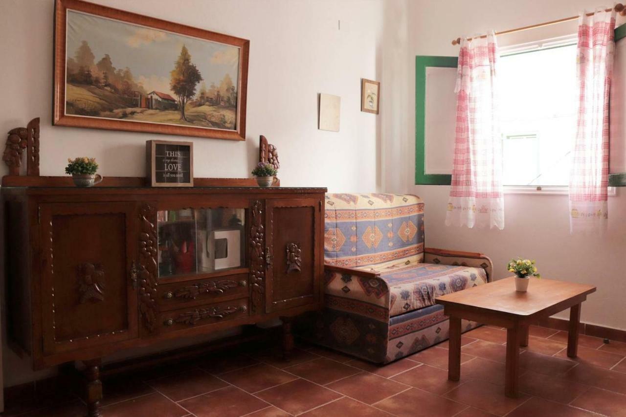Oasis Atlantico: Rincon Secreto Al Pie De Los Senderos Azano Bagian luar foto