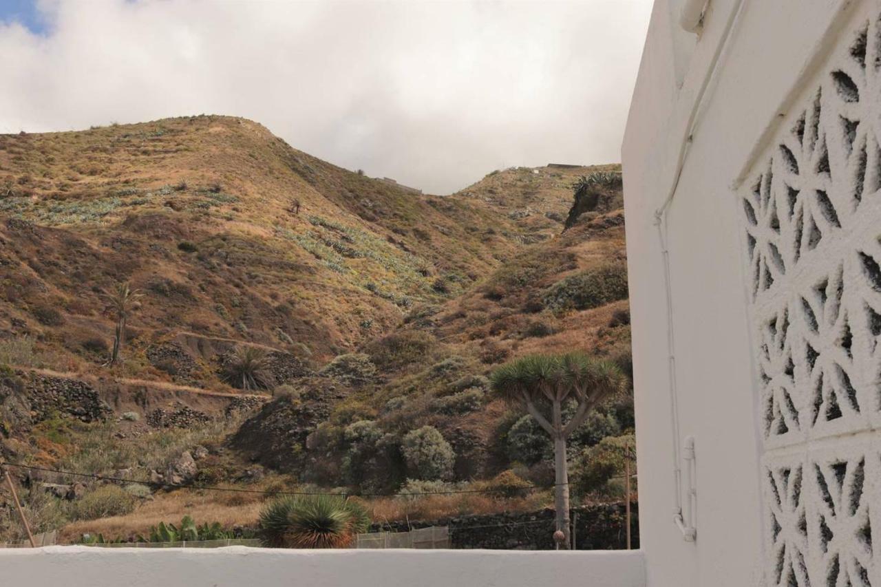 Oasis Atlantico: Rincon Secreto Al Pie De Los Senderos Azano Bagian luar foto